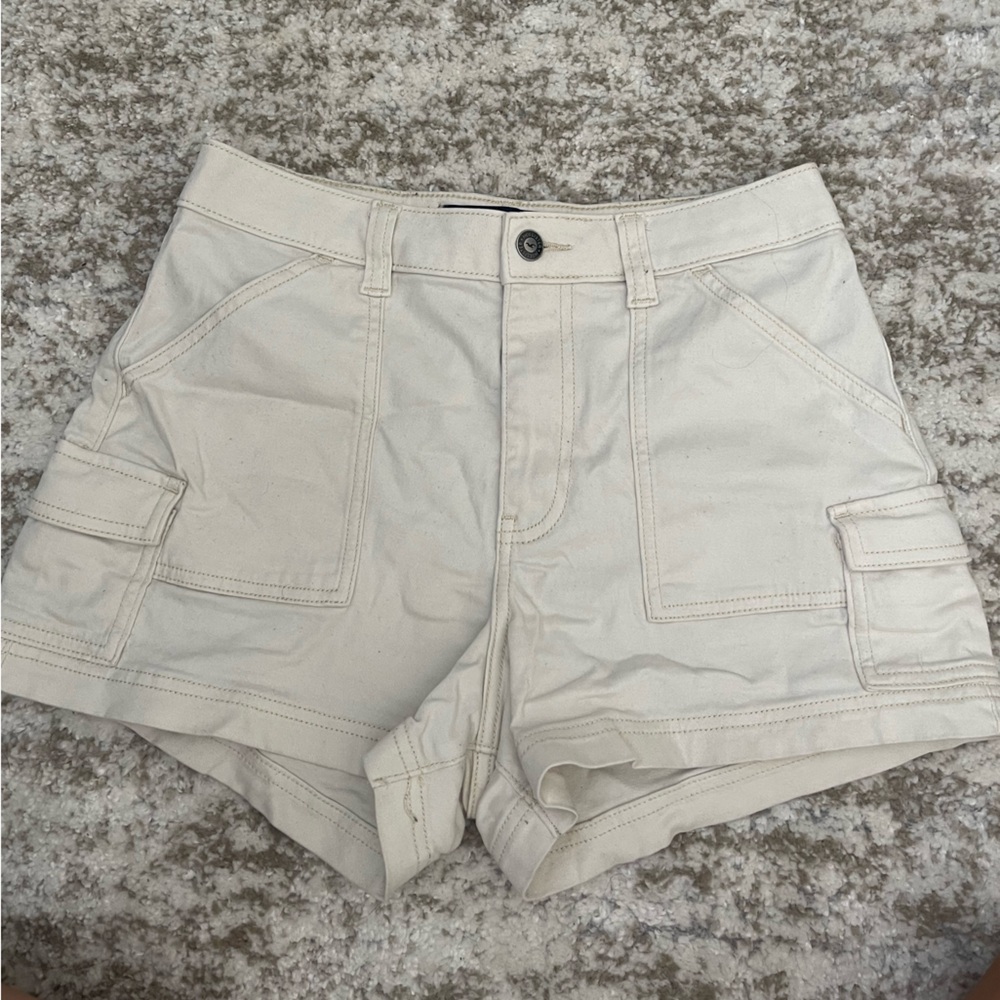 Hollister Ultra High Rise Mom Cargo Shorts